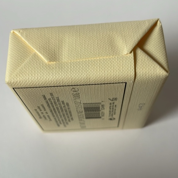 Joe Malone London Red Roses Bath Soap - Picture 4 of 4